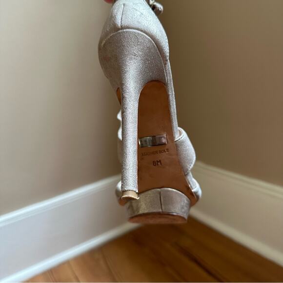 Badgley Mischka gold leather criss cross knot formal heels SIZE 8 - Picture 4 of 7